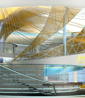 ���-����